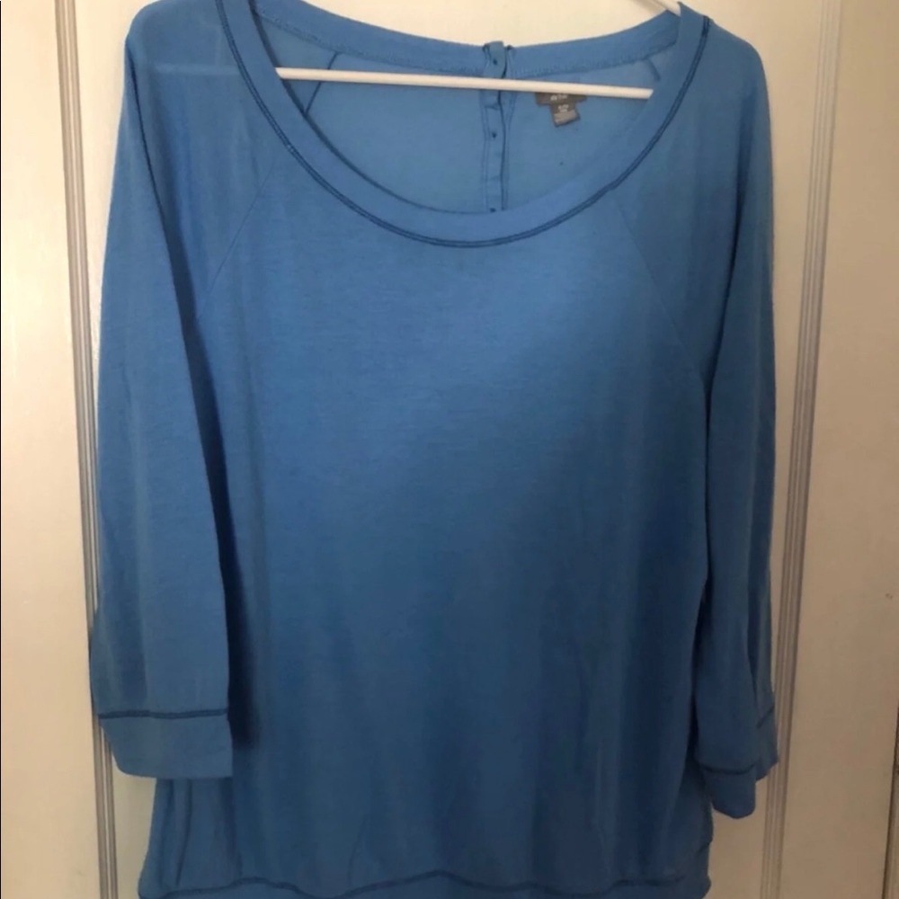 Aerie 3/4 sleeve with sparkle buttons